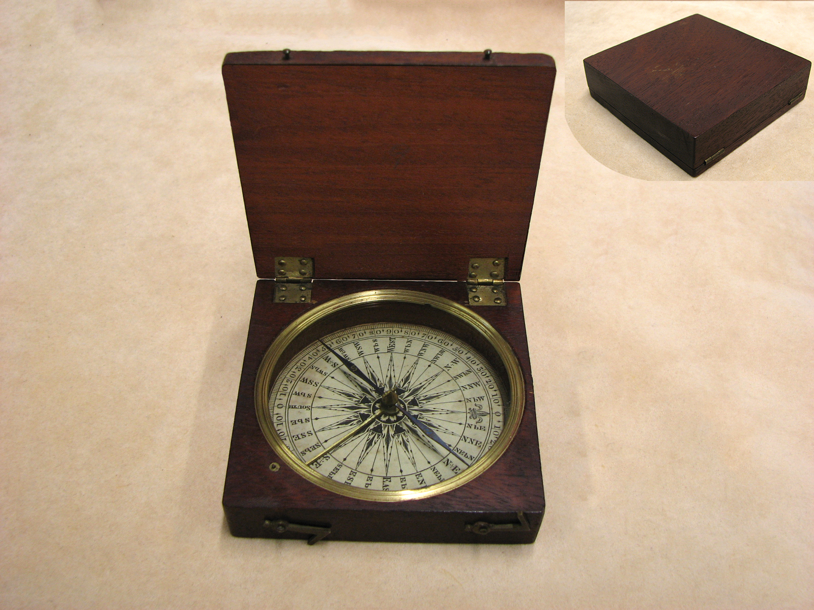 Early 19th Century Georgian mahogany compass